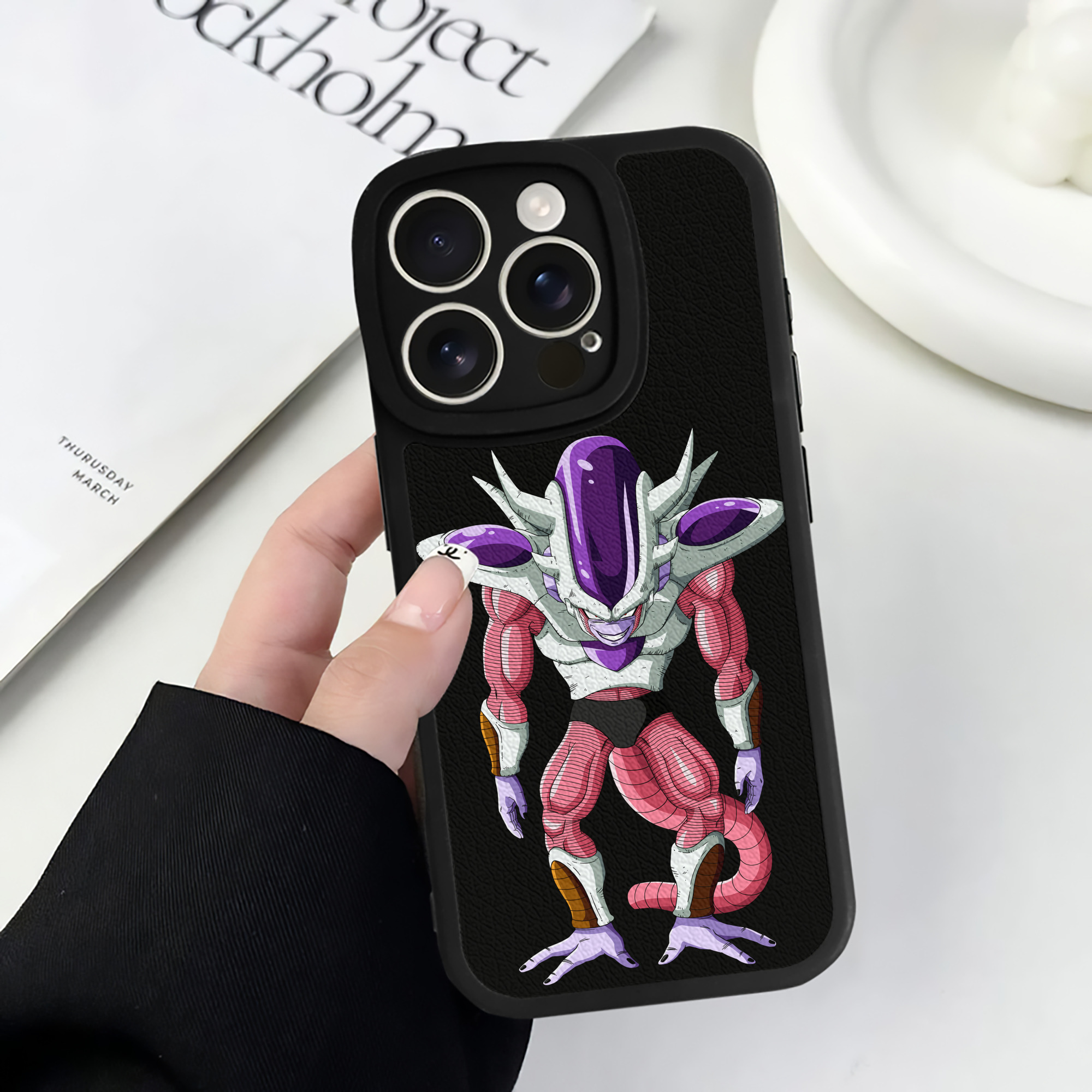 （画像用） ドラゴンボール フリーザ DRAGON BALL Frieza 【iPhone 16シリーズ対応】シリコンスマホケース（レザー調） 材質：シリコン